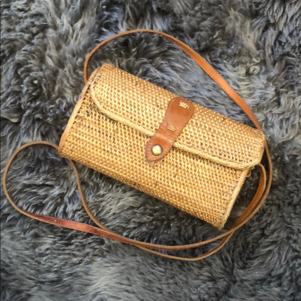 Genuine straw and leather made in Bali!